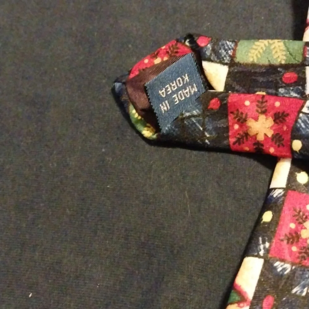 Mickey Unlimited Christmas Holiday Tie Carolers Donald Duck Goofy Disney - Picture 4 of 5